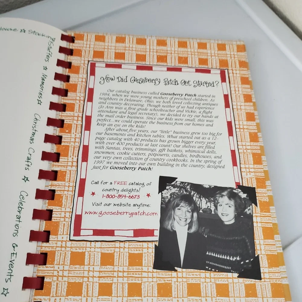 Gooseberry Patch Welcome Home For The Holidays Cookbook Spiral Bound 2006